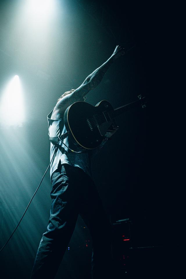 Guitariste du groupe The Devil Wears Prada.